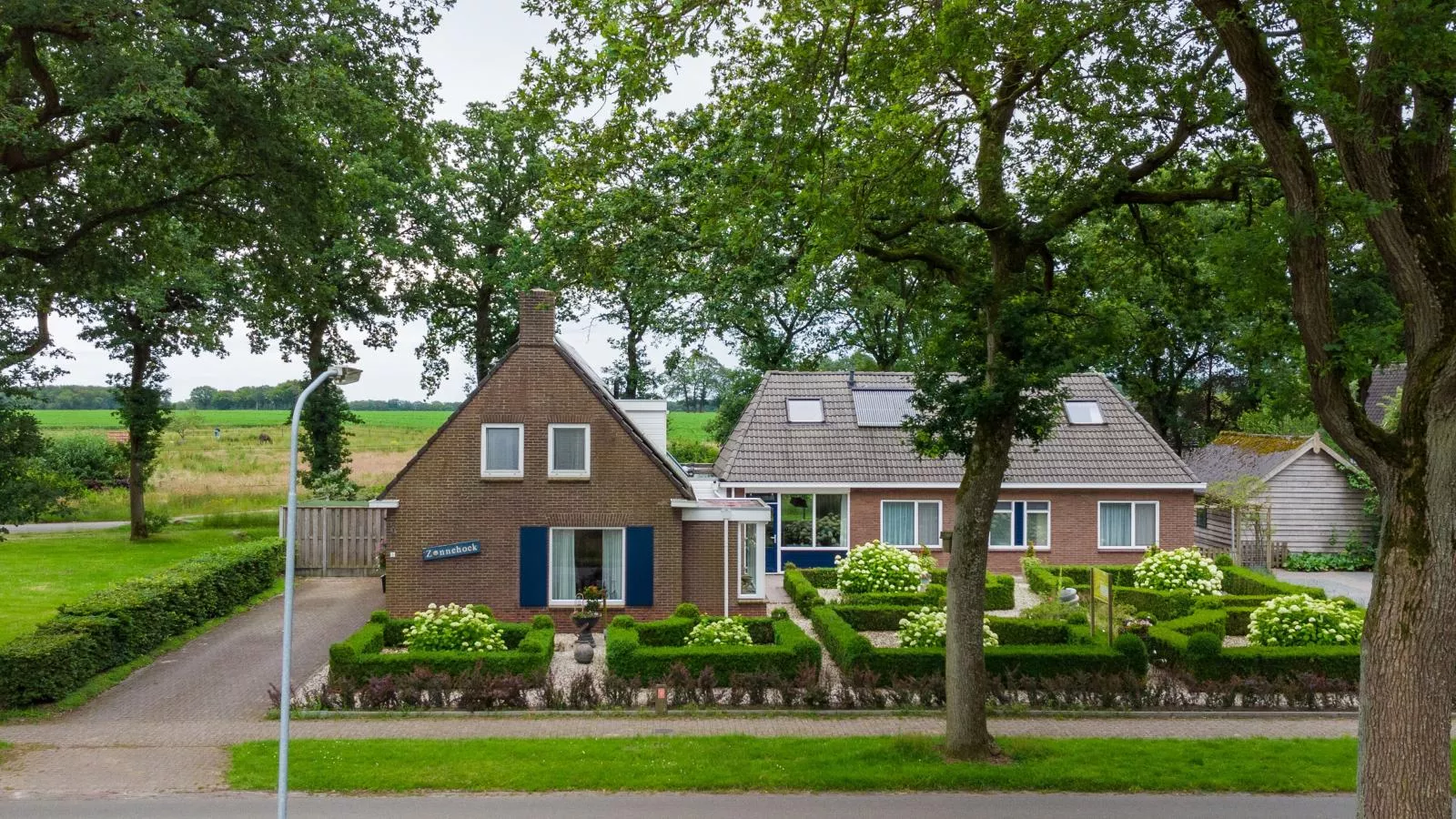 Zonnehoek-Buitenkant zomer