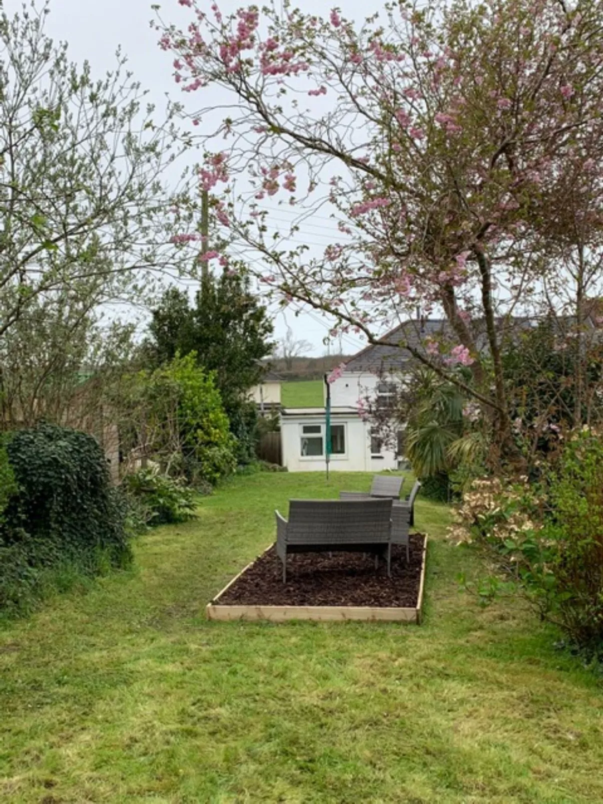 Apple Blossom Cottage-Buiten