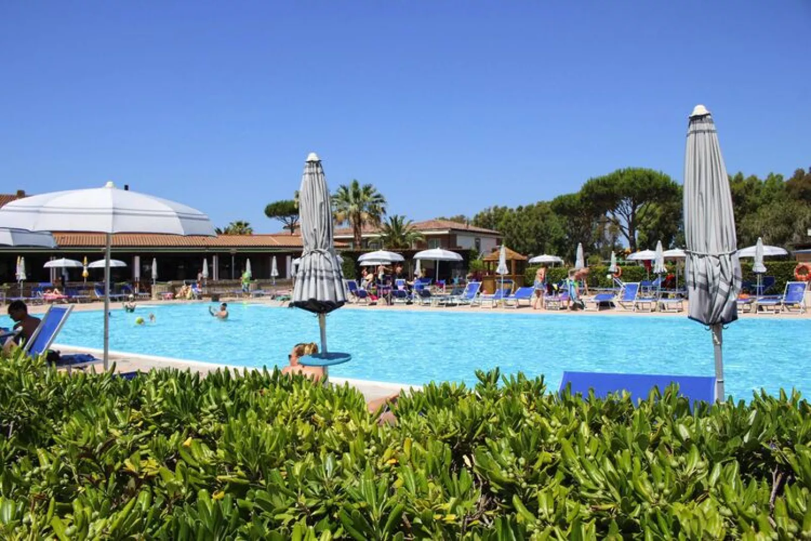 Ferienanlage La Cecinella Villaggio Turistico Cecina Mare Typ Bilo B Resid/piano terra o 1 piano terrazza/balco - incluso colazione 2 pers-Buitenkant zomer