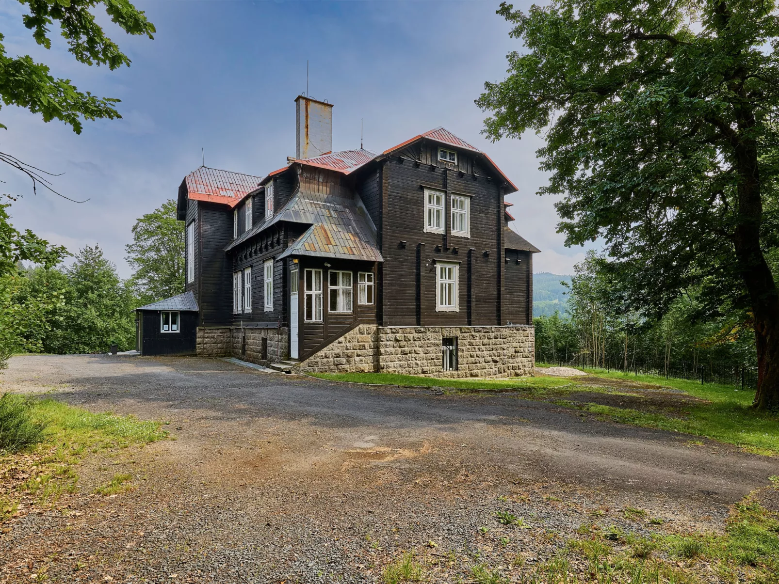 Château Josefův Důl-Buiten