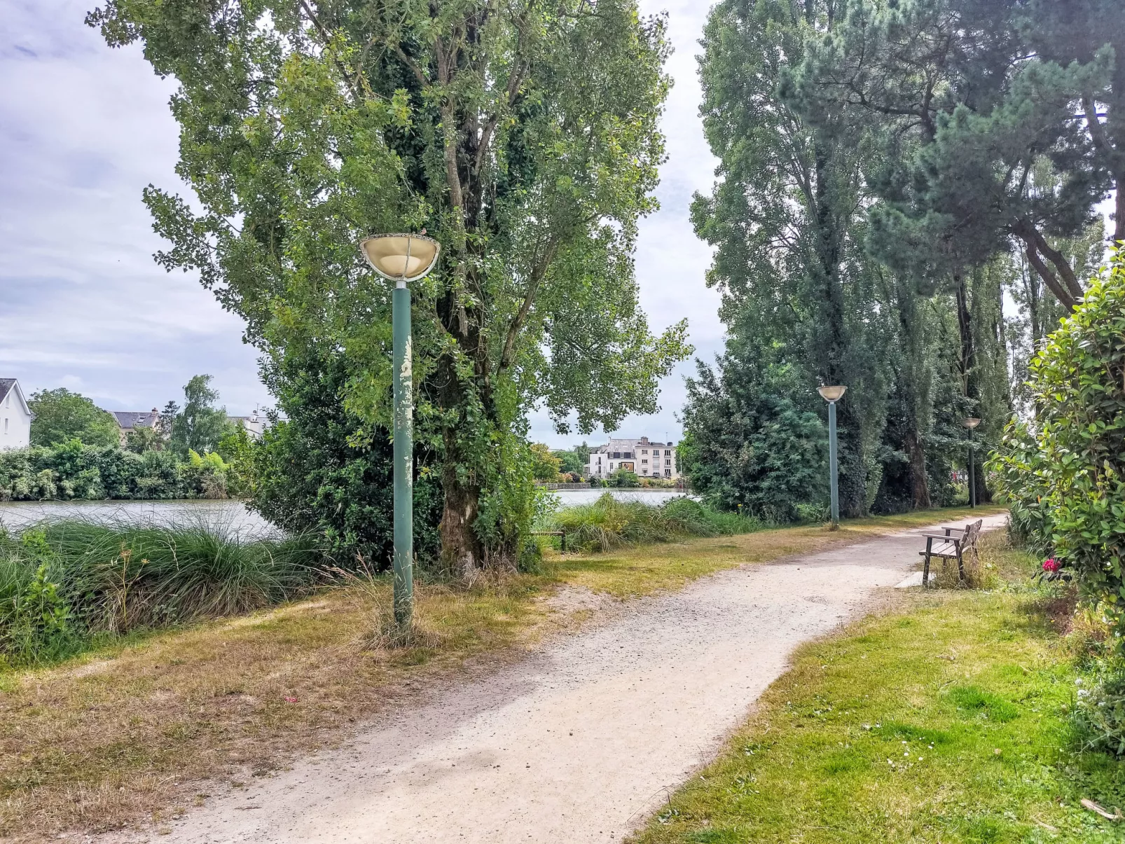 Calme et Vue sur l'Etang au Duc-Buiten