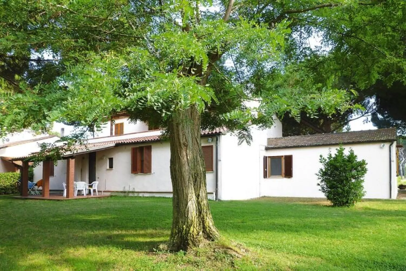 Ferienanlage Azienda Canova Seconda Marina di Grosseto Mono  im OG Haupth/Verwalterhaus Garten-Buitenkant zomer