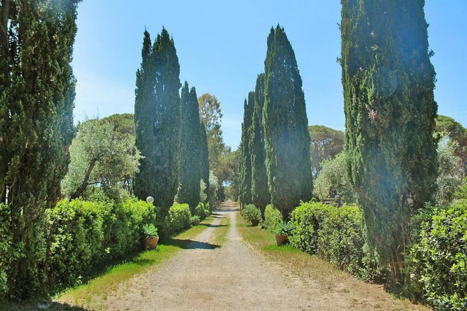 Ferienanlage Azienda Canova Seconda Marina di Grosseto Mono  im OG Haupth/Verwalterhaus Garten-Uitzicht zomer