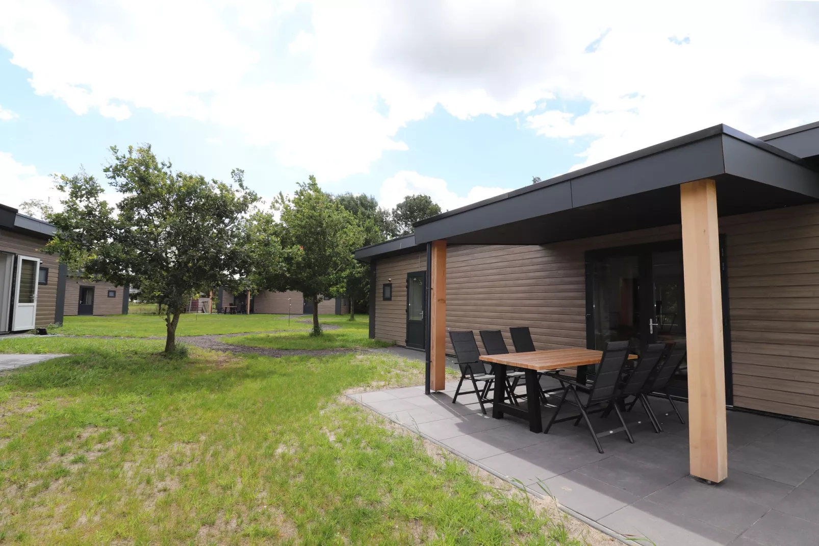 De Markestee chalet 1-Buitenkant zomer