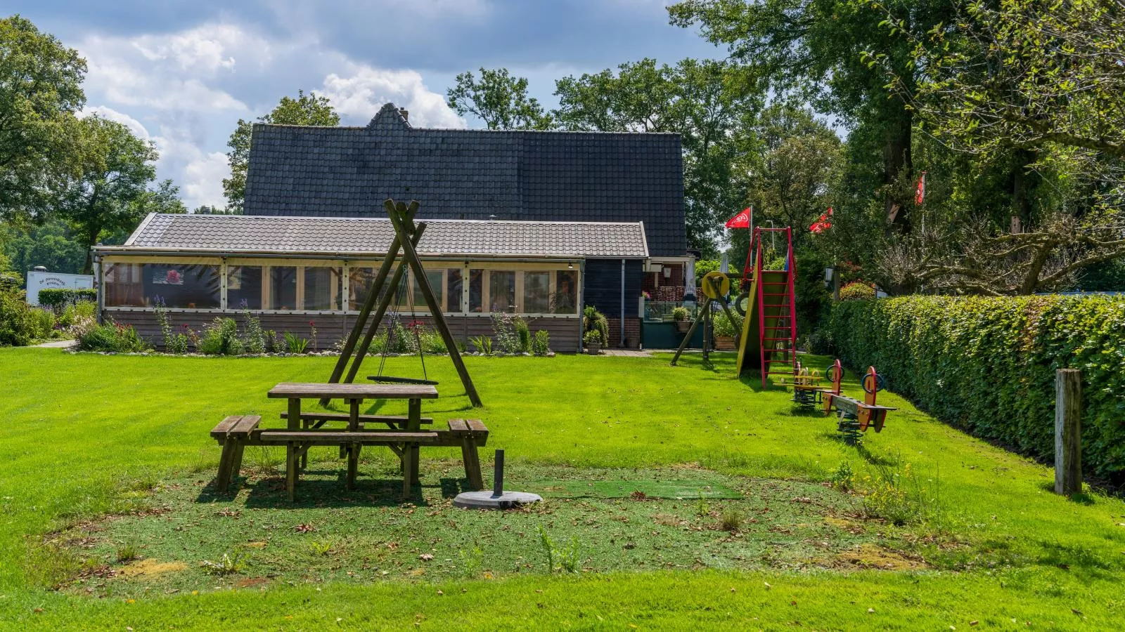 Regge en Weidezicht-Tuinen zomer