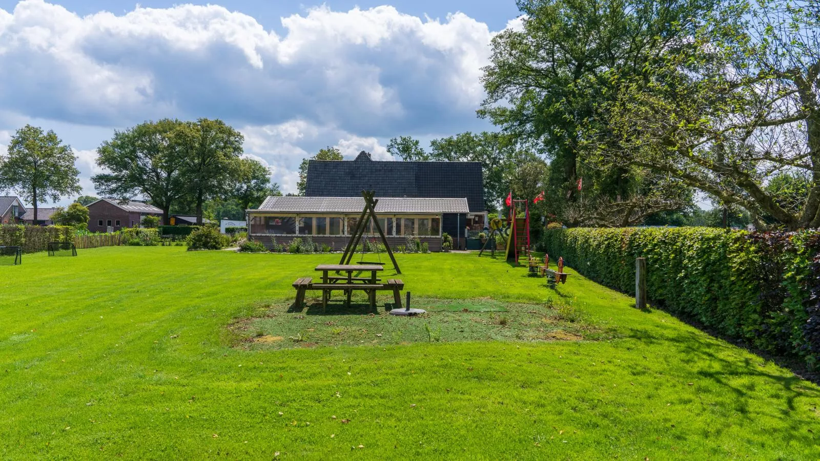 Regge en Weidezicht-Tuinen zomer