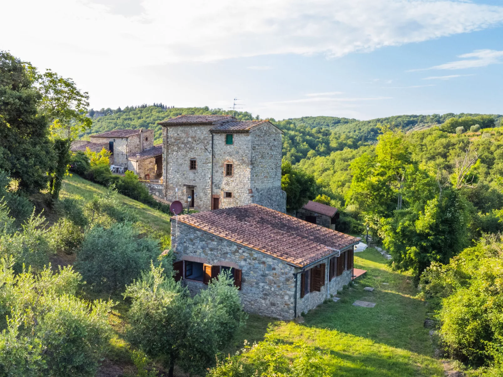 Cerretino Tettoia-Buiten