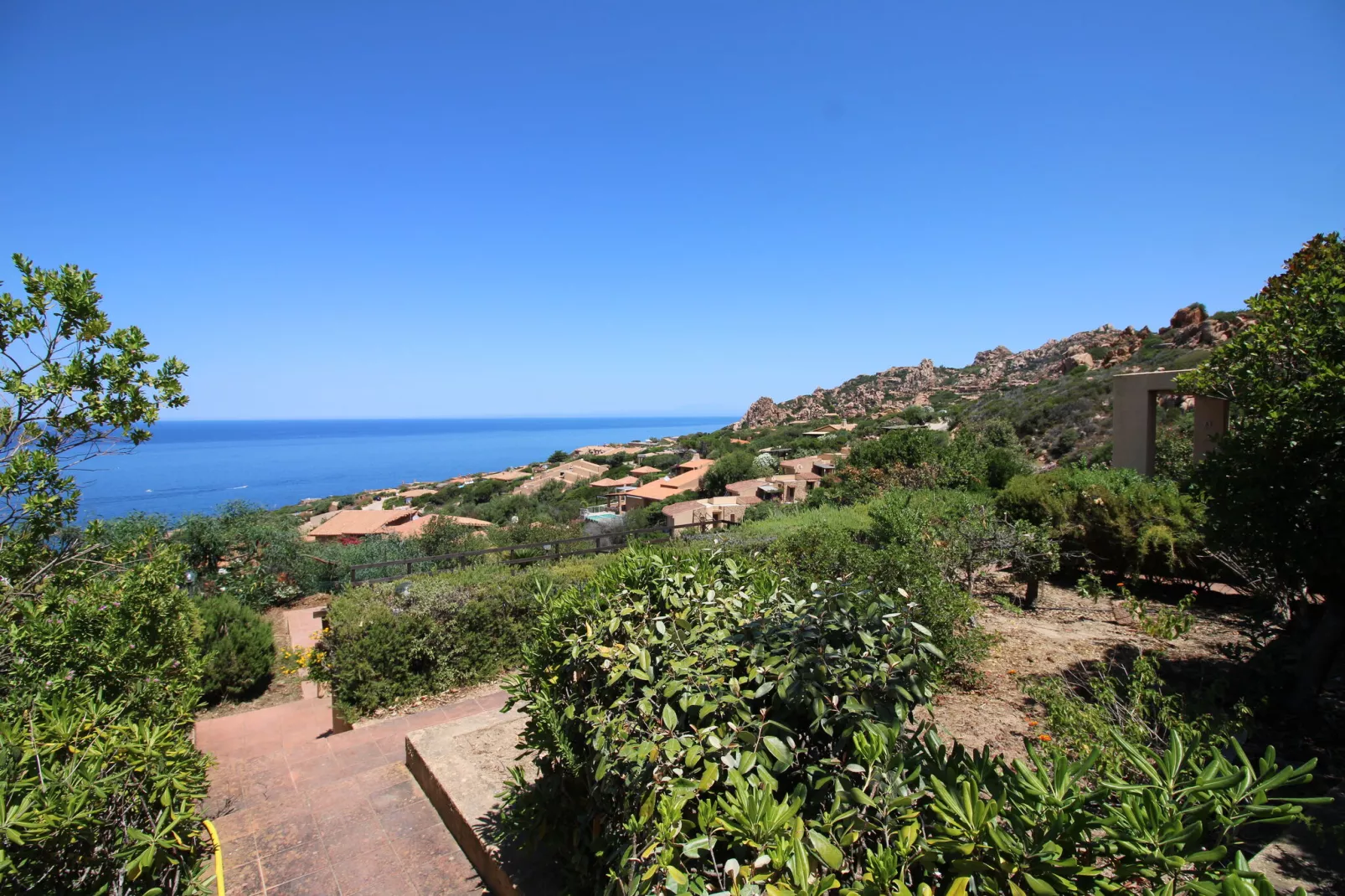 Villino Onda Trinità d'Agultu e Vignola-Uitzicht zomer