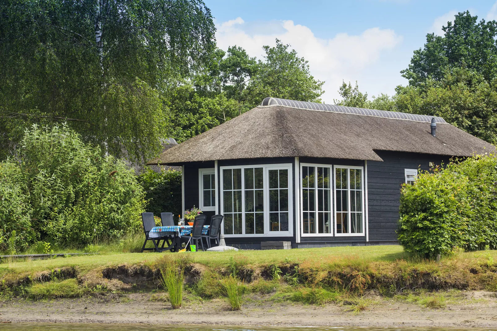 Recreatiepark Tolplas 1-Buitenkant zomer