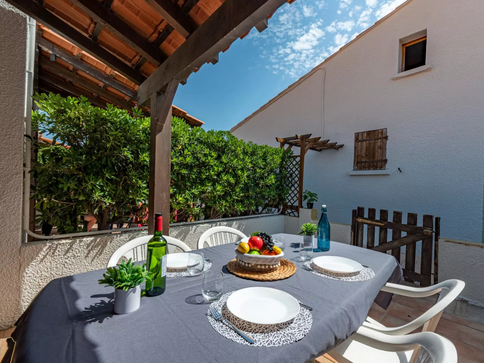 Le Hameau Catalan-Buiten