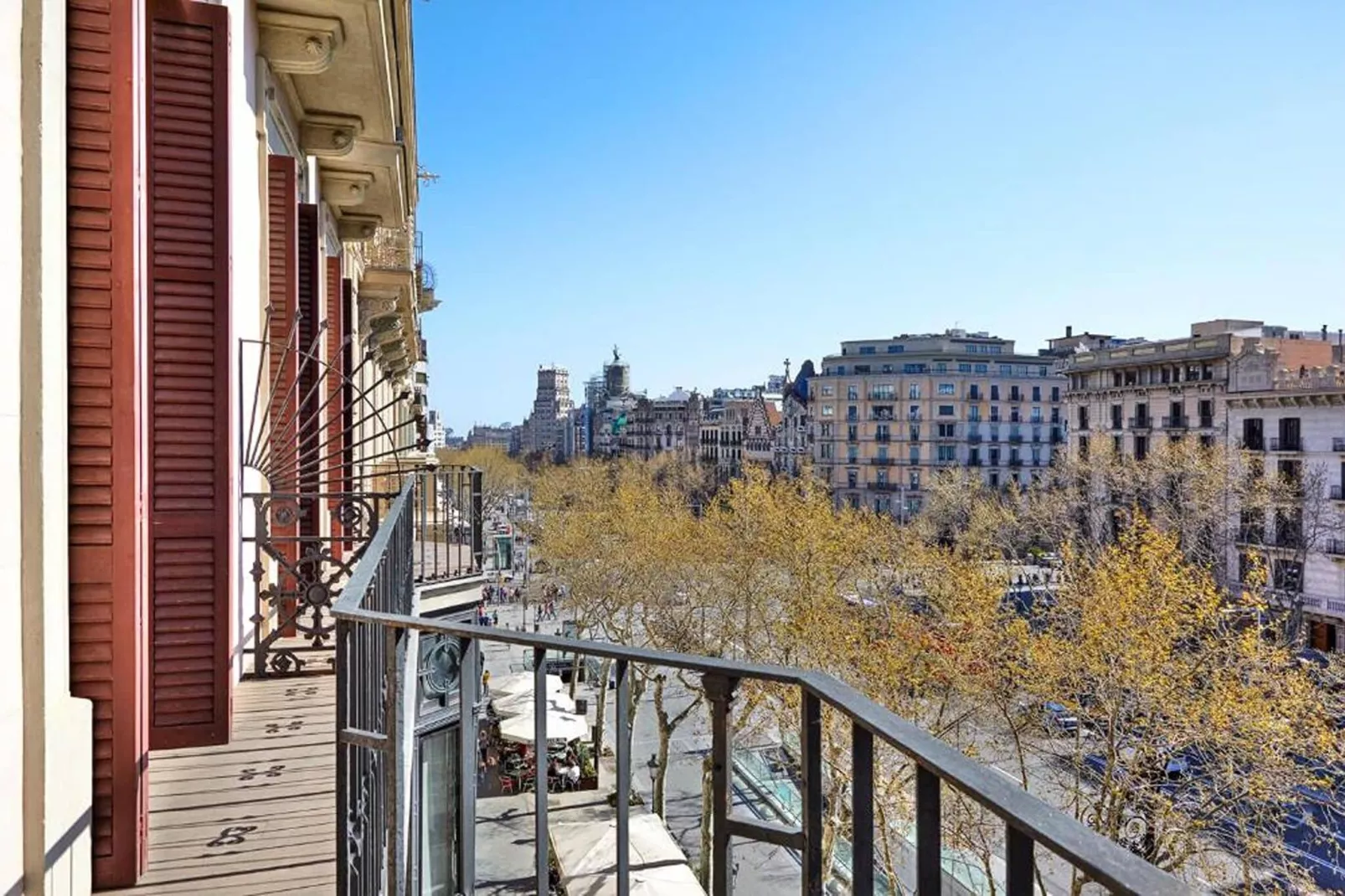 Viladomat Eixample Apartment3-Uitzicht zomer