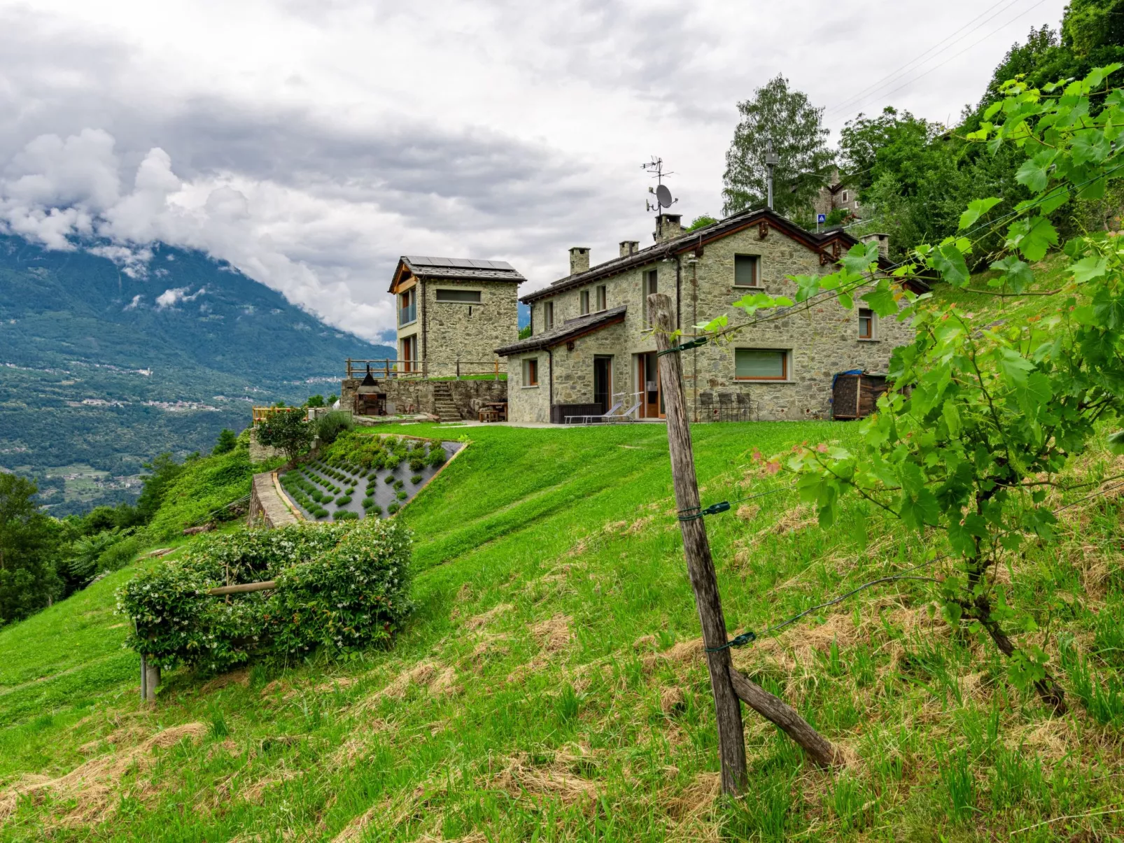 Arzo Mountain Chalet-Buiten