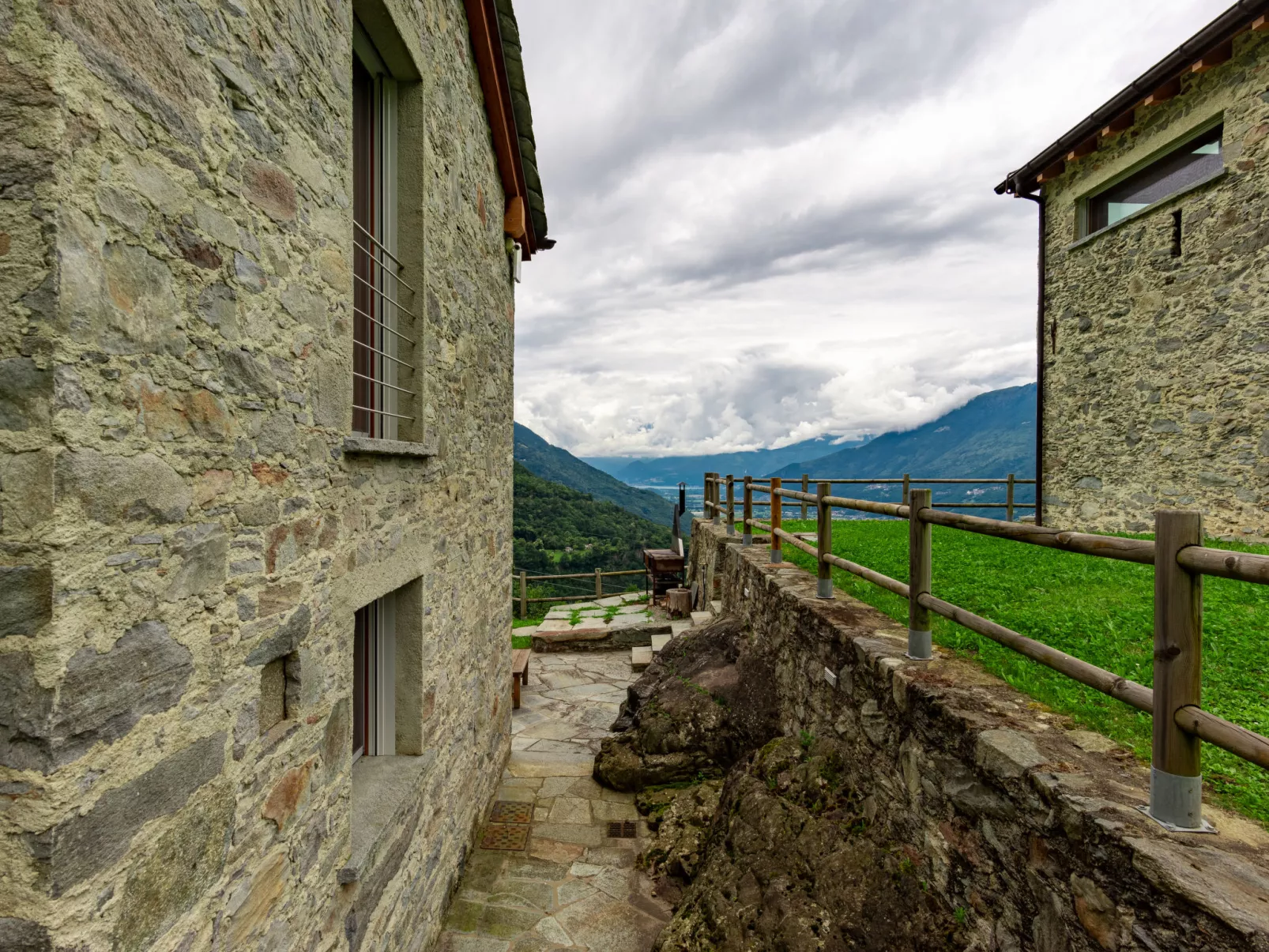 Arzo Mountain Chalet-Buiten