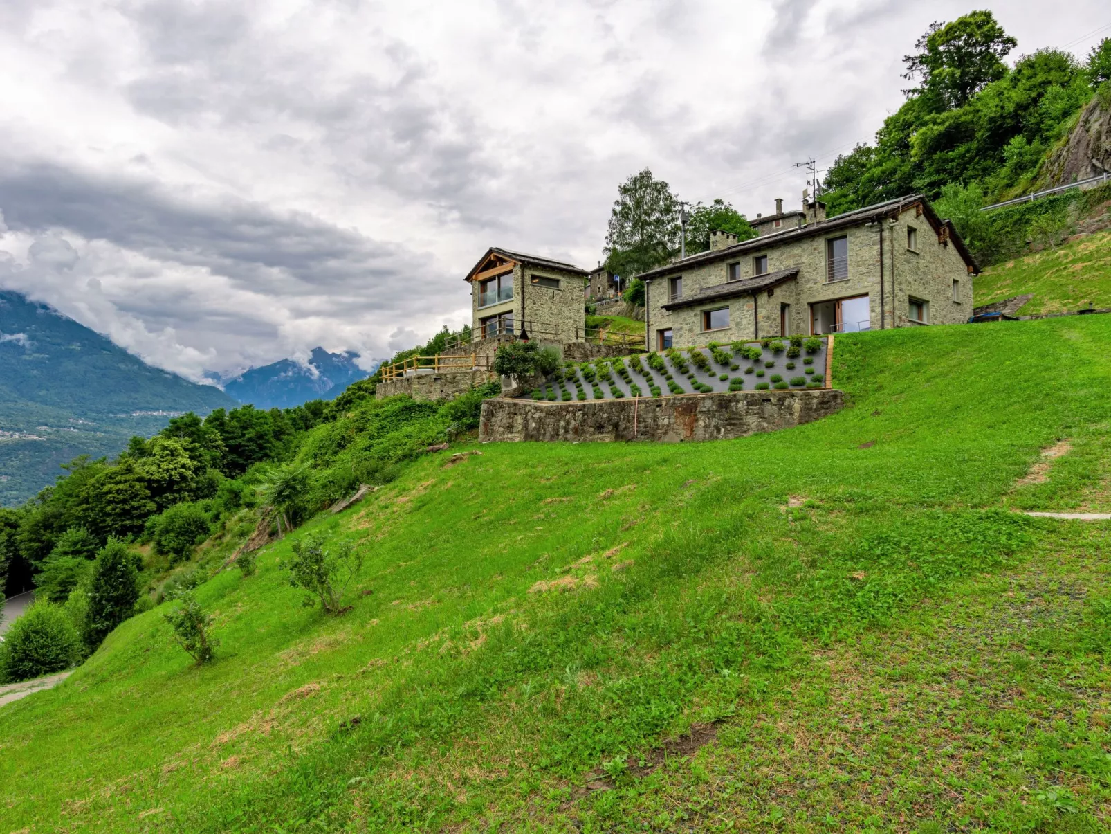 Arzo Mountain Chalet-Buiten