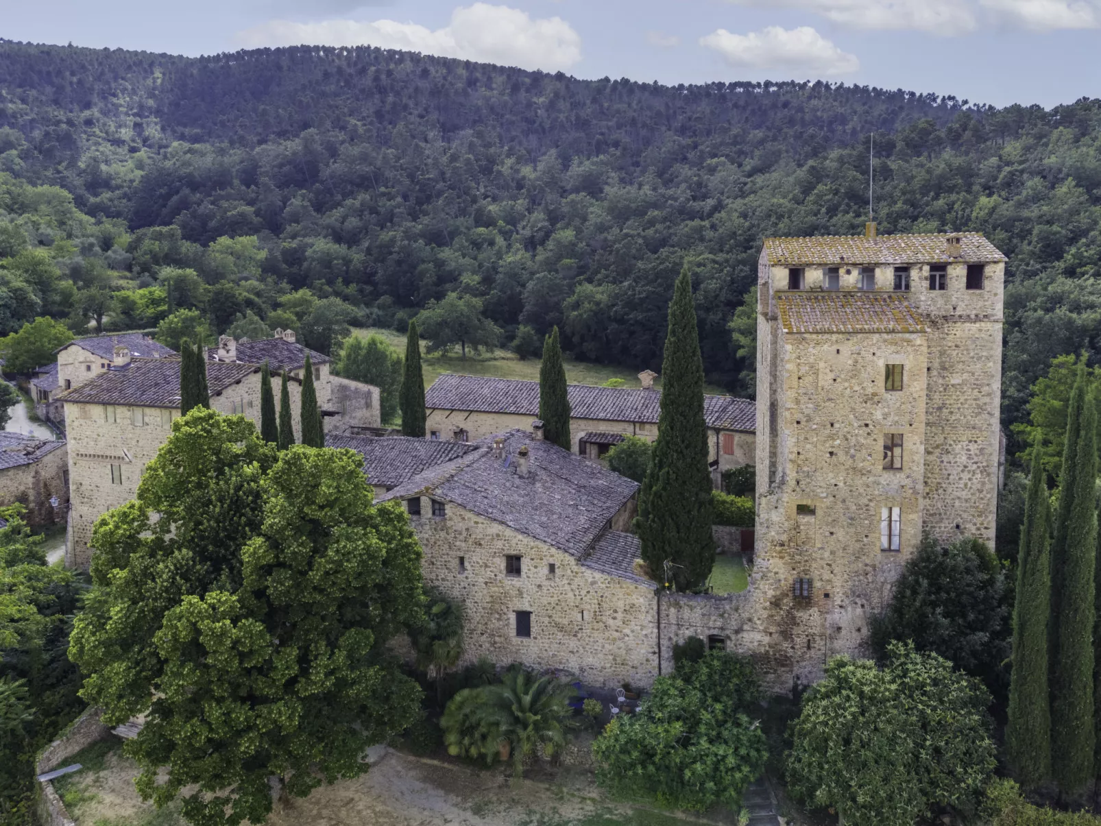 La Torre-Buiten