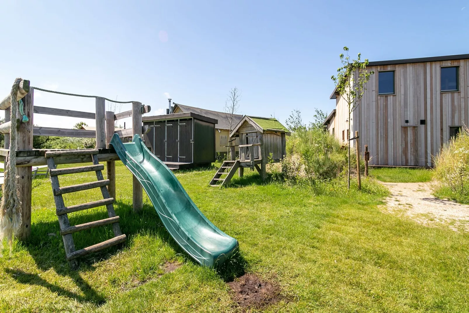 Juttershut Duynpark - Callantsoog-Tuinen zomer