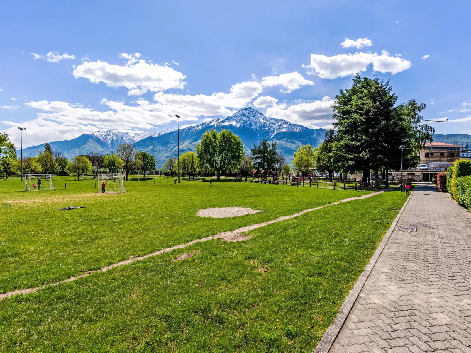 Alba e Robinia-Omgeving