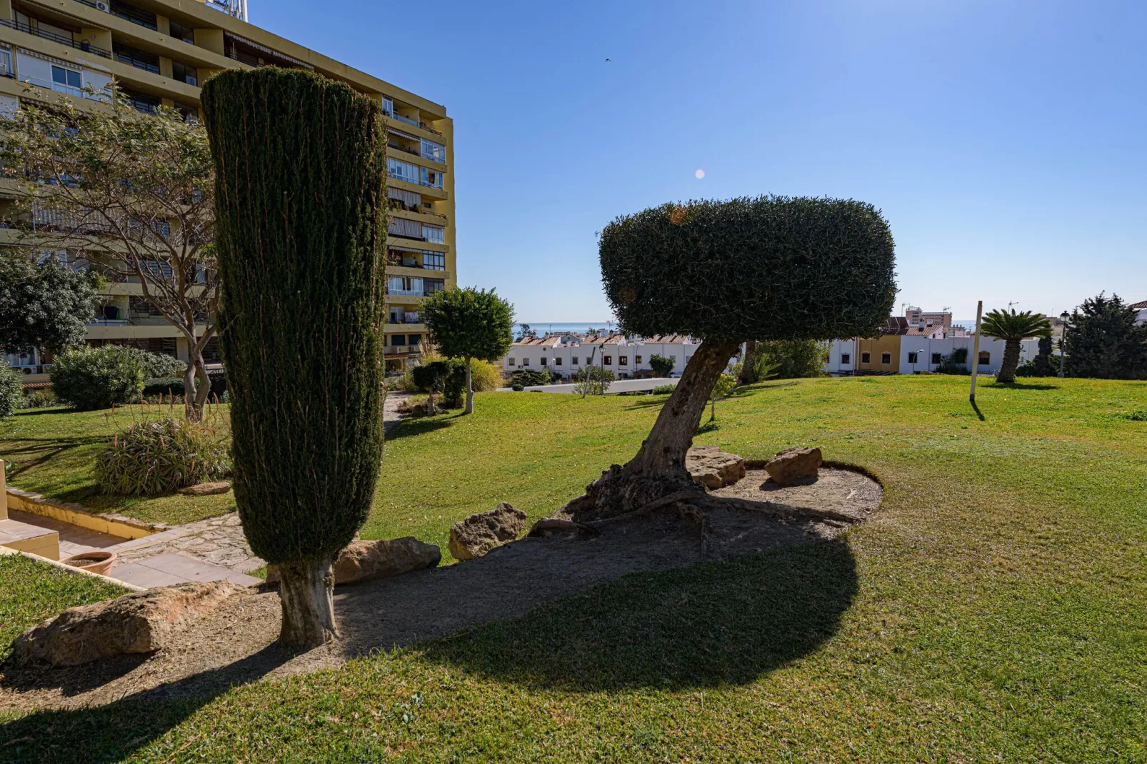 Estudio La Colina-Buitenkant zomer