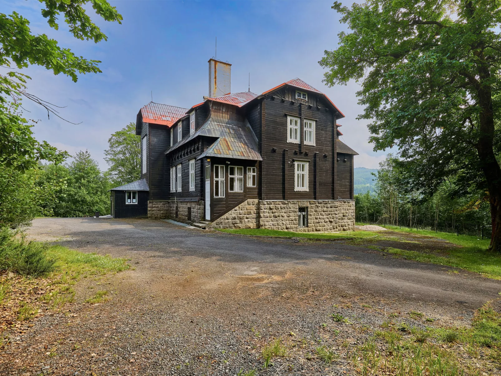 Château Josefův Důl-Buiten