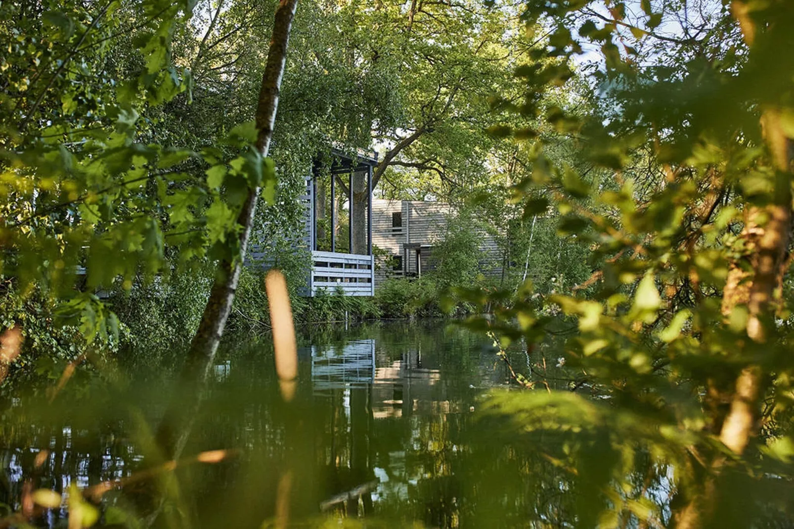 The Lake House by YourNature-Buitenkant zomer