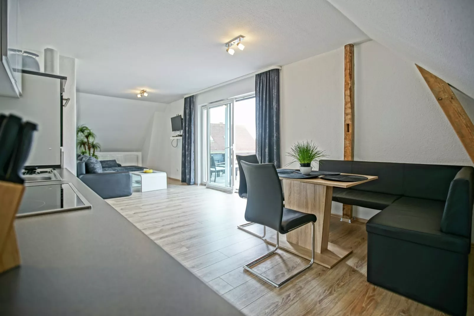 Ferienwohnung mit großer Dachterrasse-Woonkamer