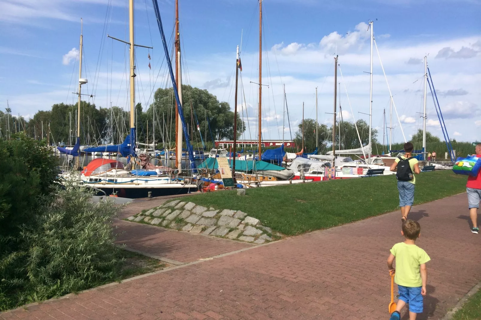 Ferienwohnung mit großer Dachterrasse-Gebieden zomer 20km