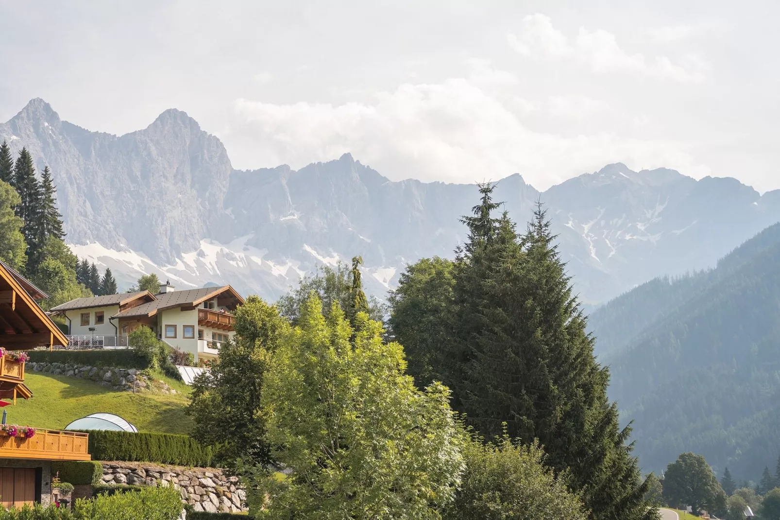 Ferienhaus Dachsteinheim-Uitzicht zomer