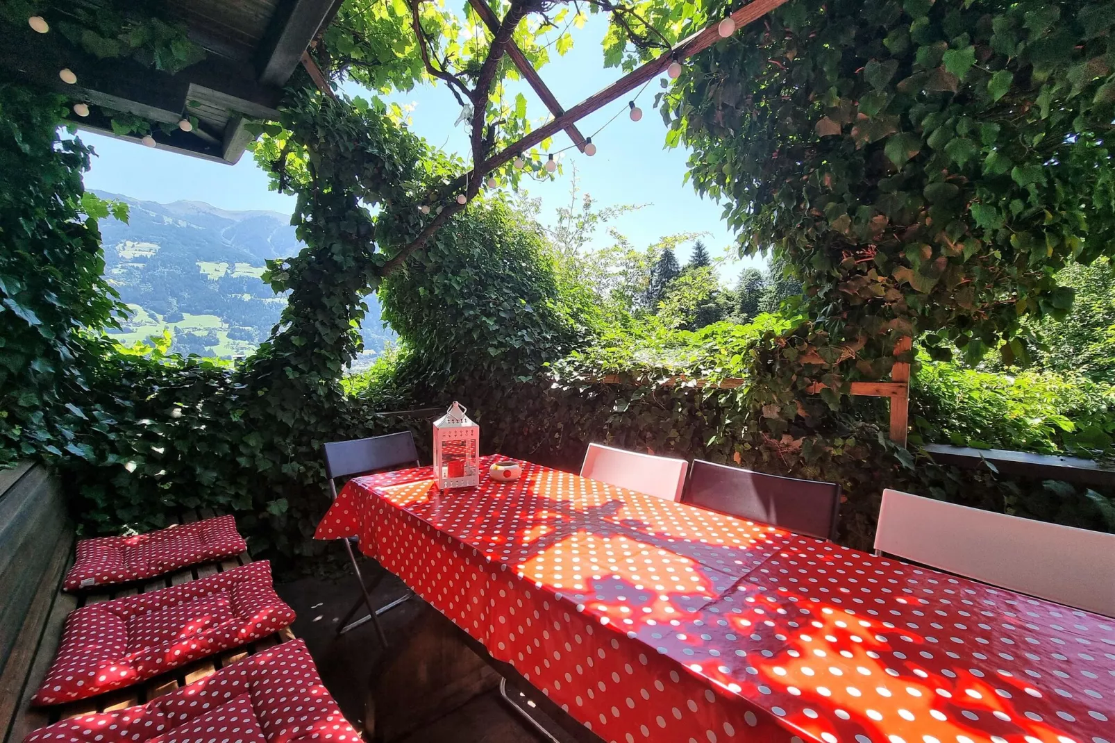 Haus Sonneneck-Tuinen zomer