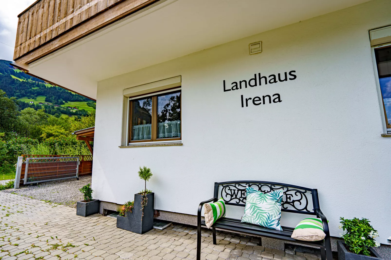 Landhaus Irena-Buitenkant zomer