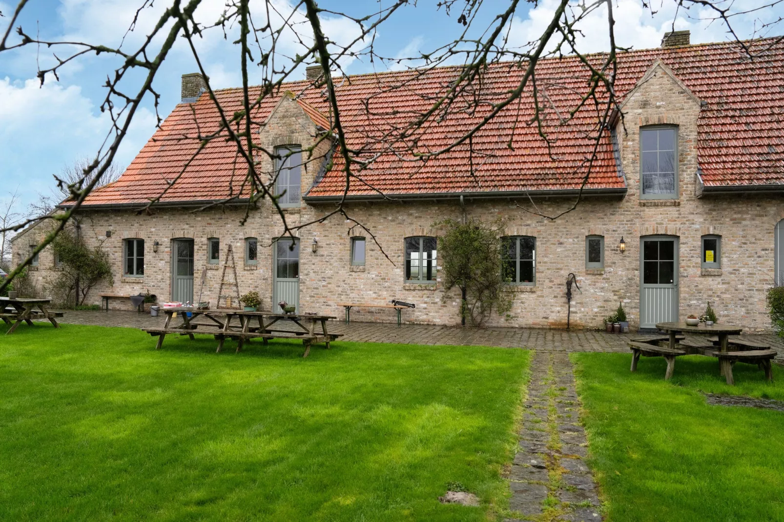 Hof ter Blote I-Buitenkant zomer