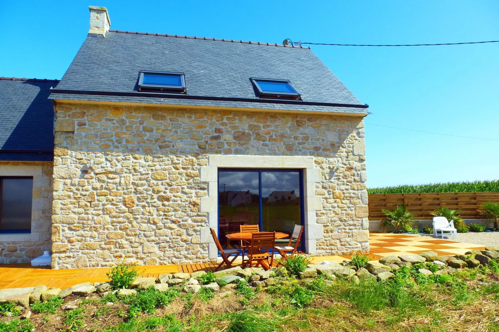 Ferienhaus mit teils Meerblick Cléder-Buitenkant zomer