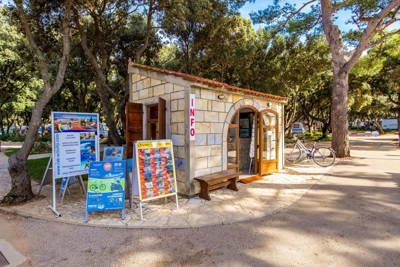 Mobile Homes Strasko Novalja Mediteran ca 34 qm für 6 Pers-Gebieden zomer 1km