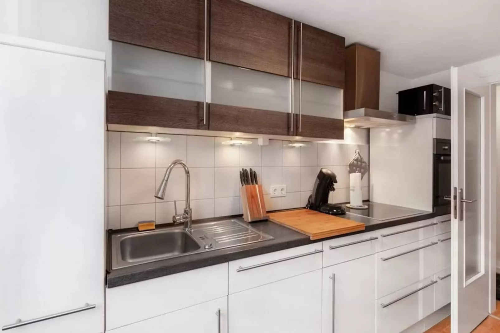 Modern apartment fully and high quality furnished-Keuken