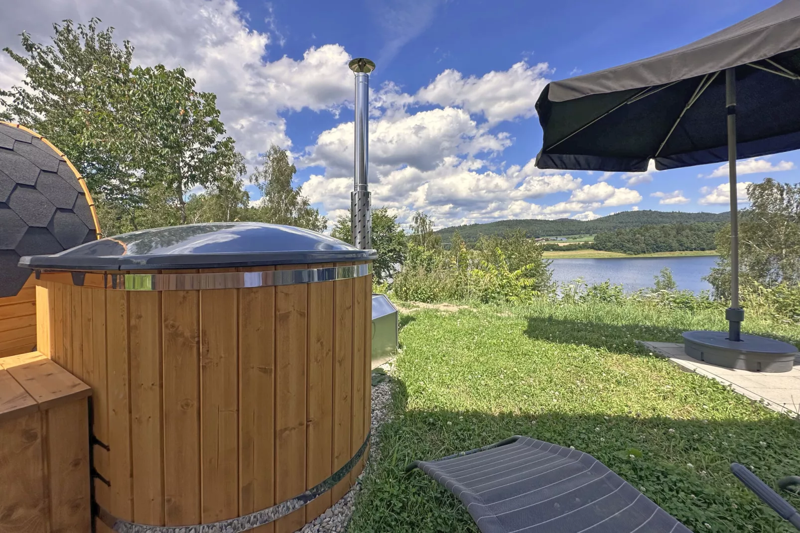 FERIENDORF SEEBLICK - Tiny Chalet am Eixendorfer See-Uitzicht zomer