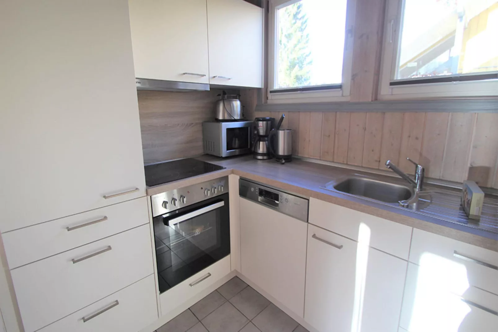 FH Wildgans Comfort mit Sauna & Kaminofen 81 qm-Keuken