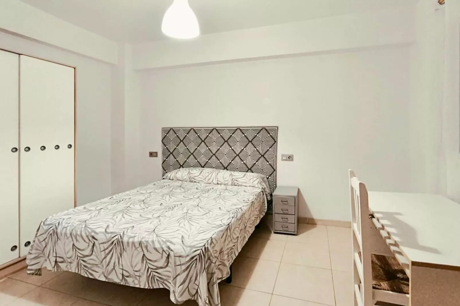 Almeria capital apartamento centrico cerca de la playa-Slaapkamer