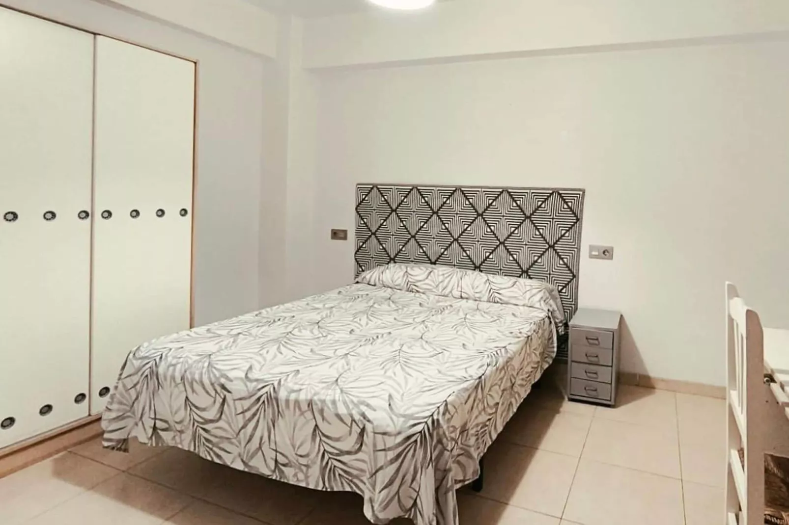 Almeria capital apartamento centrico cerca de la playa-Slaapkamer