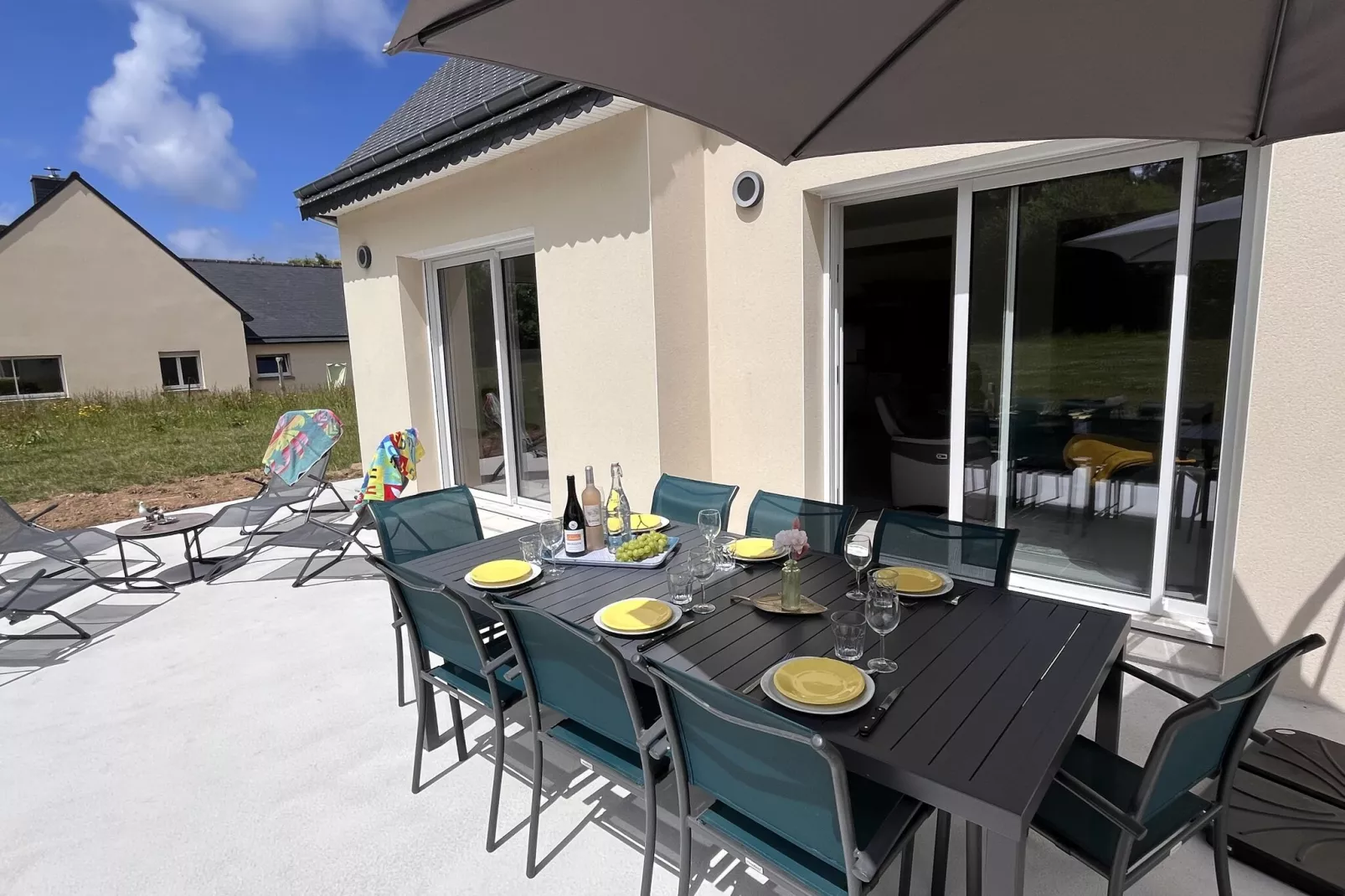 Spacious house for 8 people with large garden 1 km from the coast Penvénan-Niet-getagd