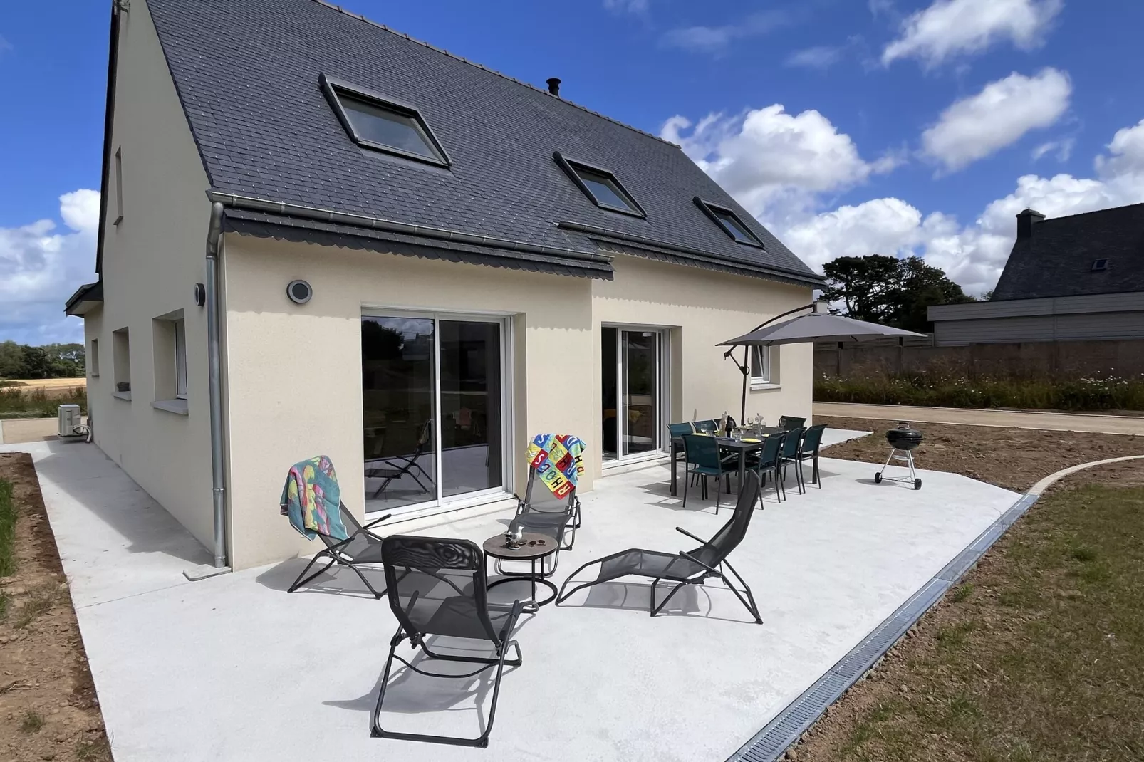 Spacious house for 8 people with large garden 1 km from the coast Penvénan-Niet-getagd