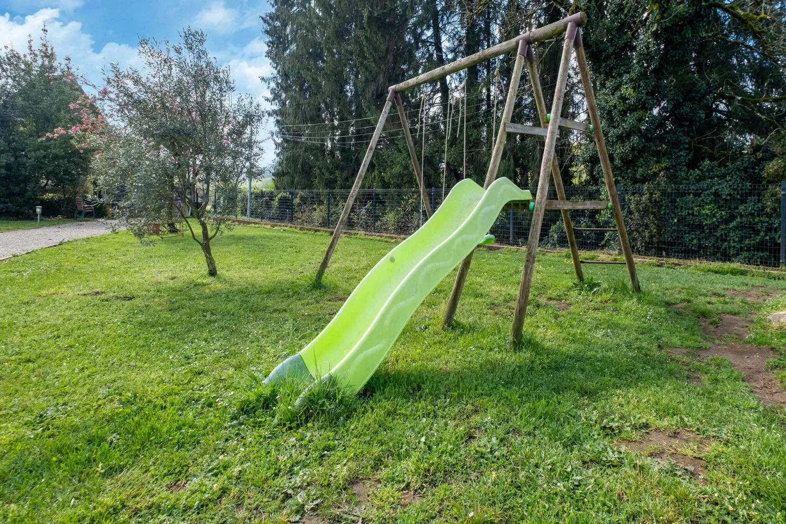 Le Gîte de la Croix d'Orebus-Tuinen zomer