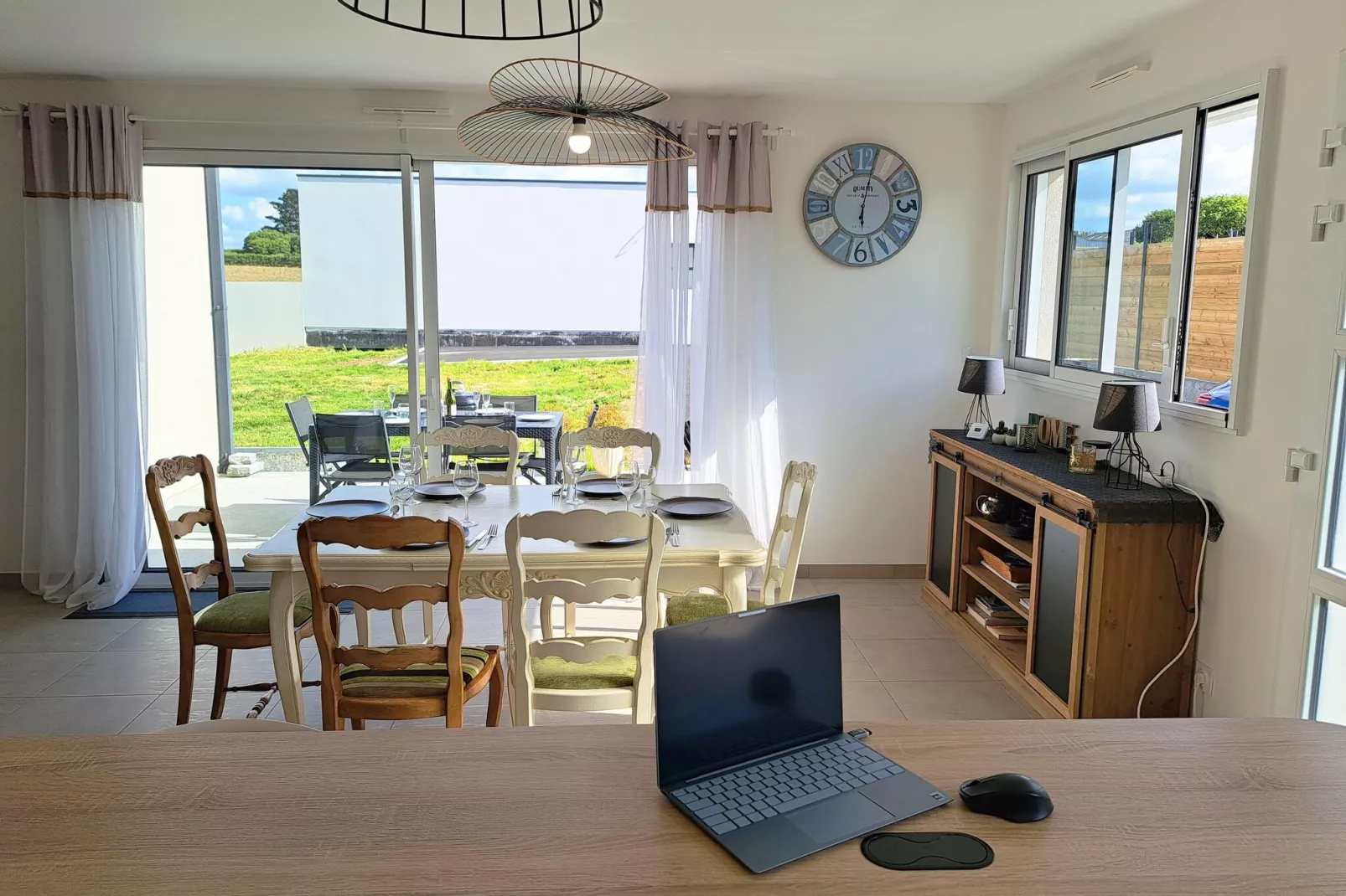 Ebenerdiges Ferienhaus Cleder-Eetkamer