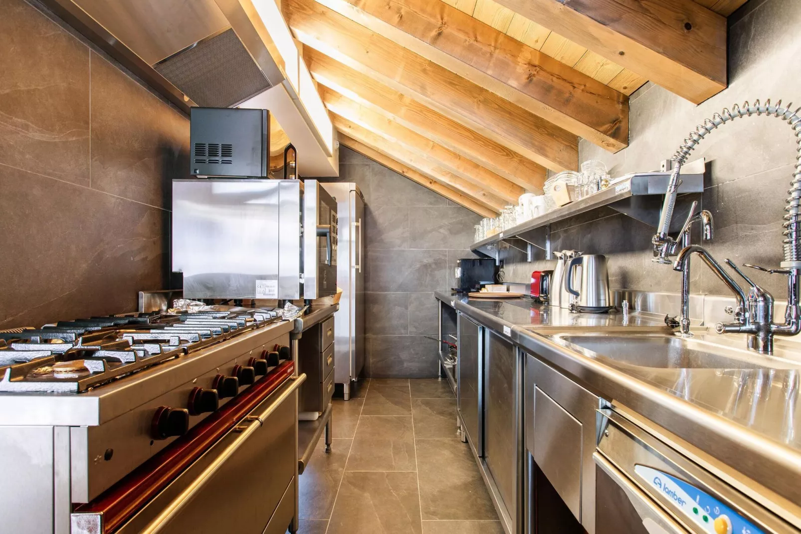 CHALET LE 360-Keuken