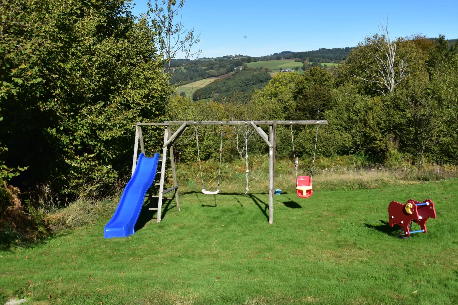 Maison de vacances Sussac-Terrasbalkon