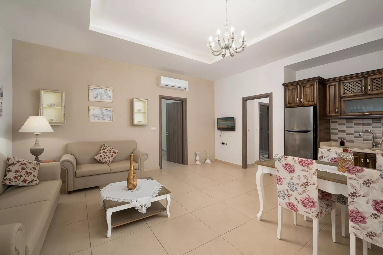 Orelia Cretan Apartment II-Woonkamer