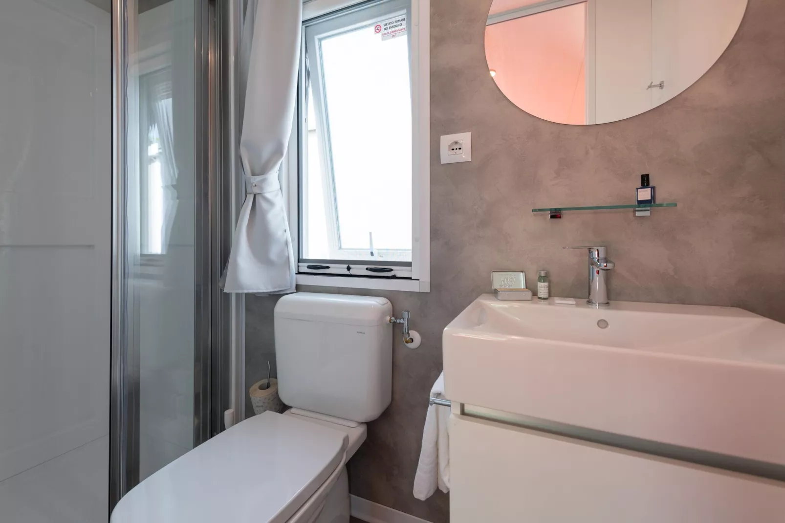 Mobile Homes San Francesco Desenzano-Garda Suite Trendy-Badkamer