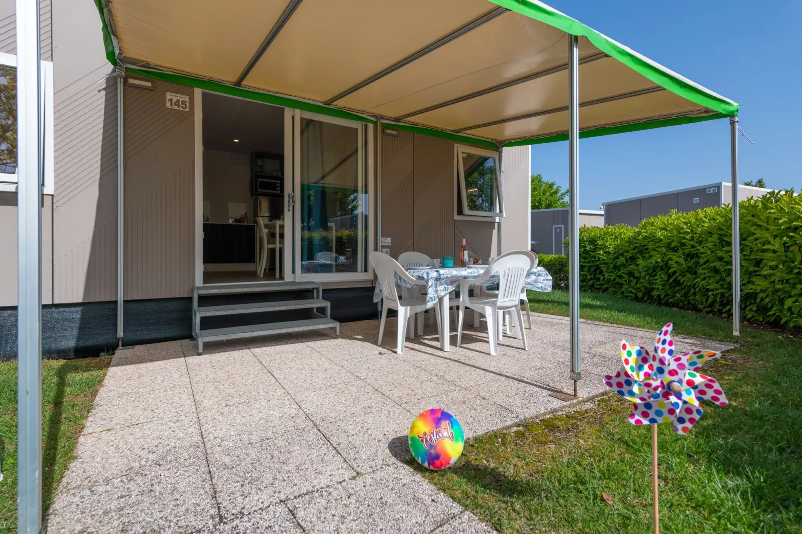 Mobile Homes San Francesco Desenzano-Garda Suite Trendy-Buitenkant zomer