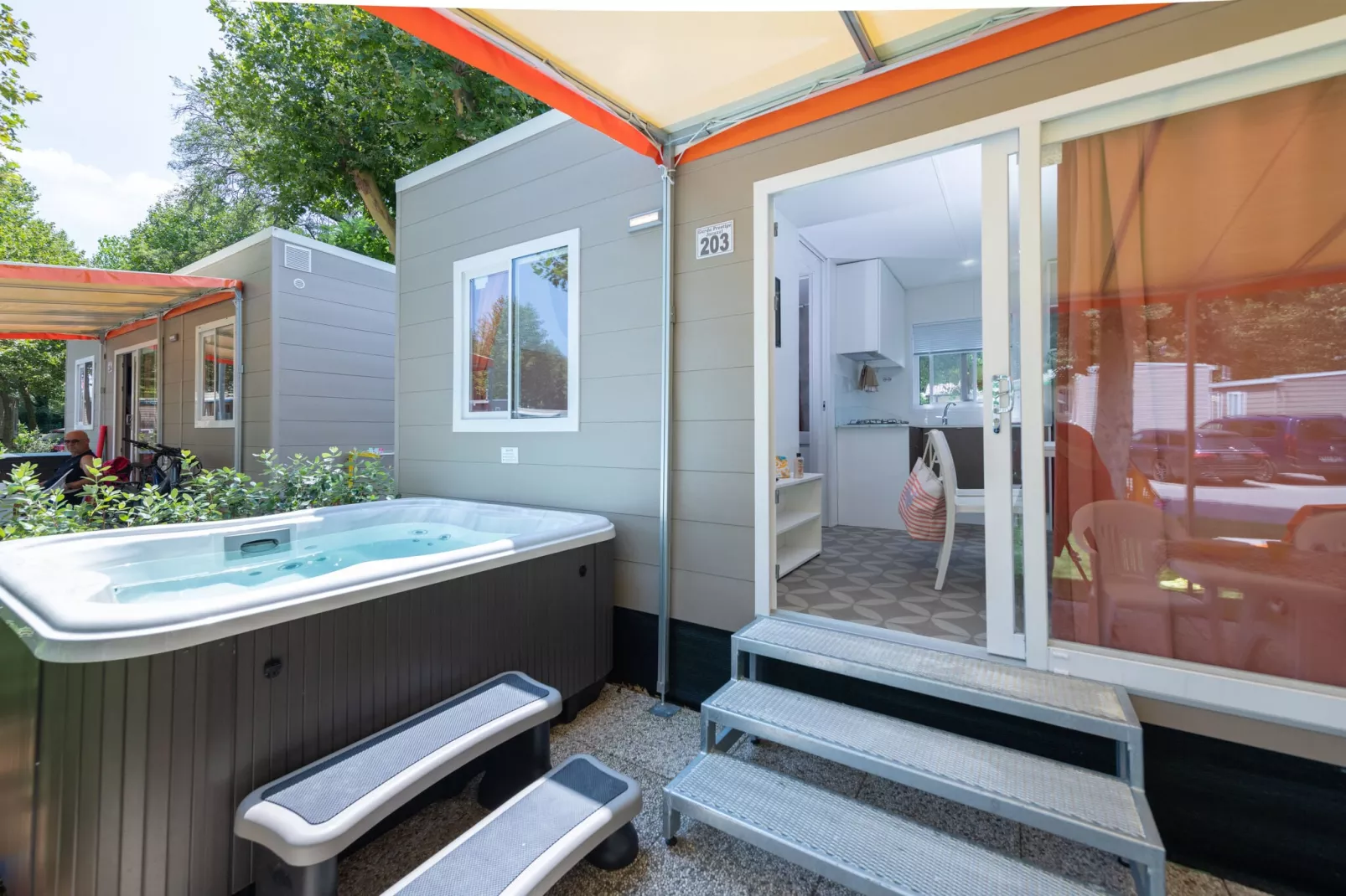 Mobile Homes San Francesco Desenzano-Garda Prestige Jacuzzi-Buitenkant zomer