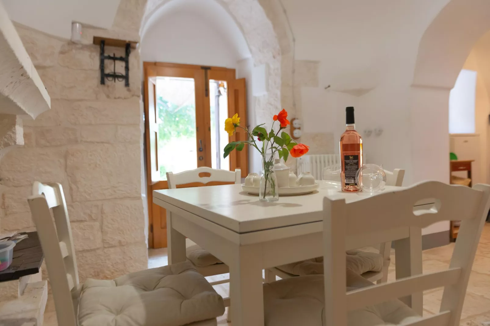 Trulli Azzalema Cisternino-Eetkamer