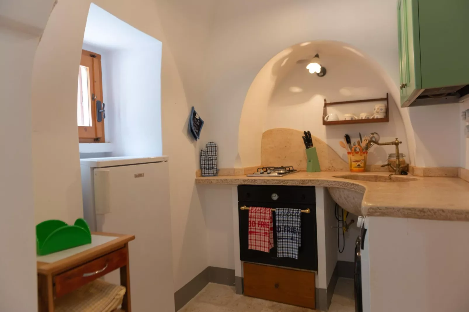 Trulli Azzalema Cisternino-Keuken