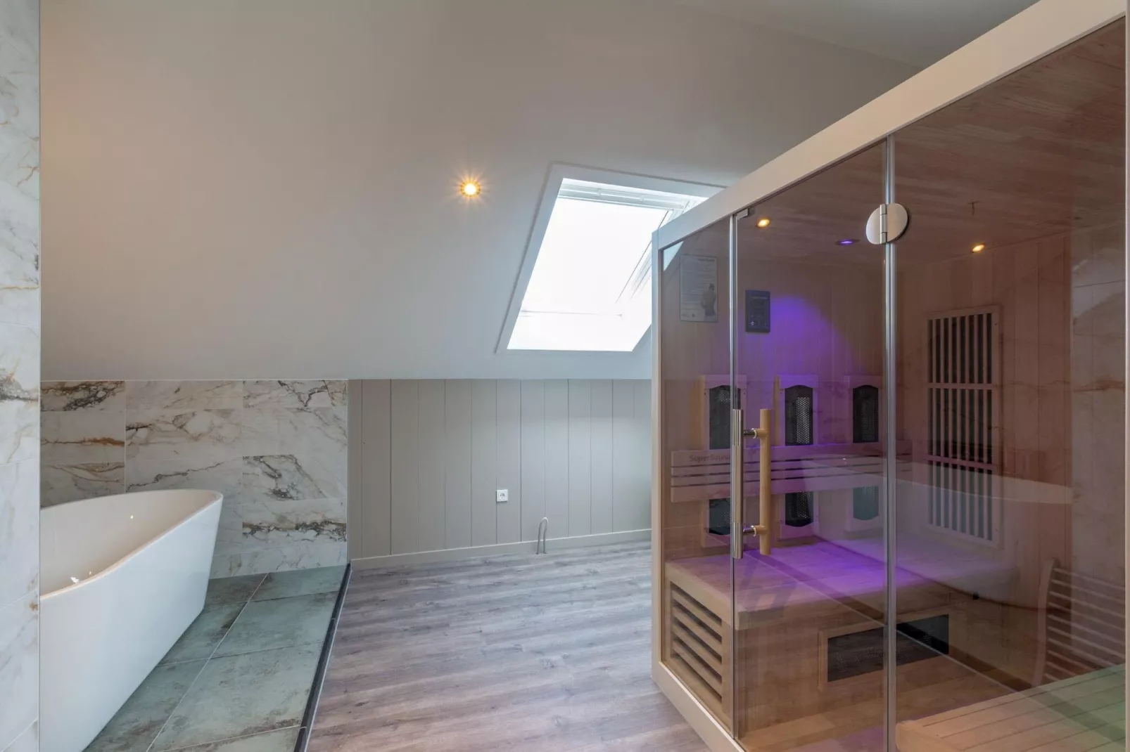 Wellness Villa Lotje-Badkamer